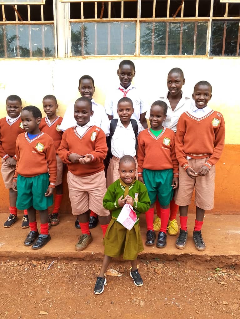 Kids Posing for a group photo.